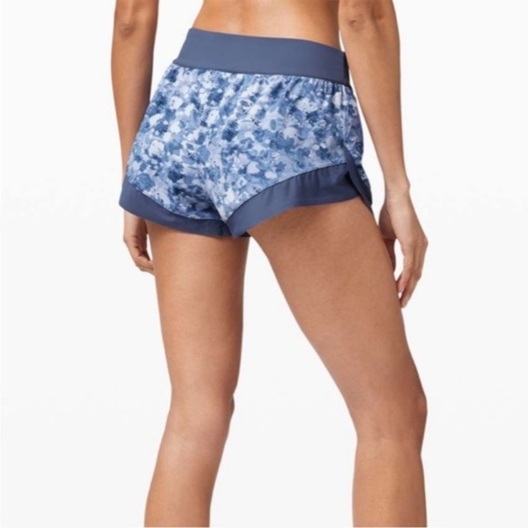 •LULULEMON•Calm Tide Run Short 2.5” Dapple Blossom Rare Find - Picture 3 of 7